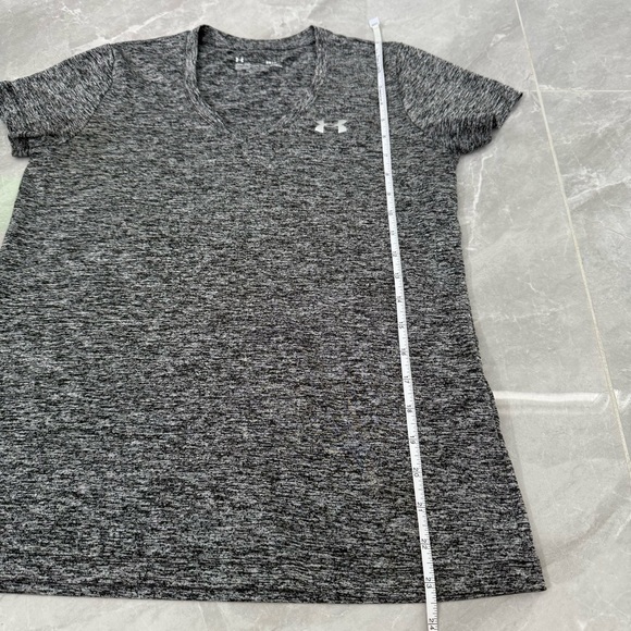 Women’s Under Armour Twist Tech Heat Gear V-Neck Short Sleeve Shirt Small - Picture 15 of 15
